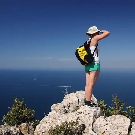 Haus In Sehr Ruhige Lage Novi Vinodolski